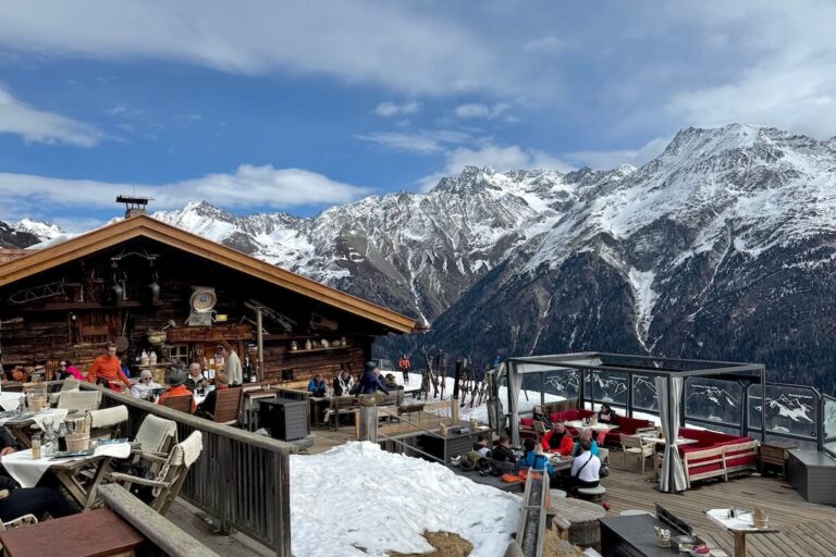 Where to eat in Solden? Almwirtschaft Gampe Thaya - a mountain hut with large terrace, beautiful mountain views and wooden lodge building